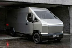 Russo-Balt F200: The Futuristic Electric Steel Van with a 100-Year Warranty and Cybertruck-Inspired Design-10