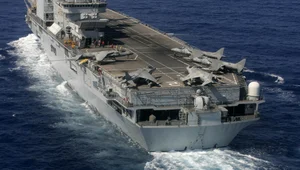 Ultimate Guide to Global Aircraft Carriers: Comparing the World’s Most Powerful Naval Fleets and Modern Maritime Defense Technology-6