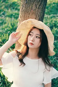 Xiao Ming Shines in Summer Sun: Pure Beauty of YiTuYu Vol.8801-8