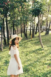 Xiao Ming Shines in Summer Sun: Pure Beauty of YiTuYu Vol.8801-11