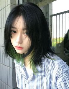 Edgy Hidden Dye Hair: A Chic & Trendy Color Style for Modern Women.-6