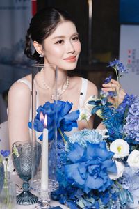 Thuy Anh Radiantly Showcases Mother-of-3 Beauty in Elegant Polka Dot Dress.-5