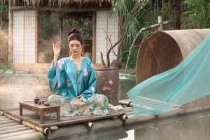 Timeless Elegance and Poetic Serenity-10