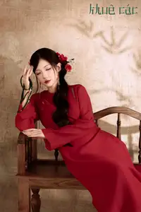 VGU No.192 Graceful Woman in Stunning Red Hanfu & Traditional Fan 1000024611-8