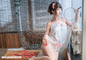 MTYH Vol.230 Charming Girl in Floral Bellyband Top - Beautiful Asian Girl Photo-13
