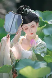 Chi Yan Zai Zhe Li in Lotus Pond, YiTuYu Vol.8730 | Captivating Ancient Beauty-7