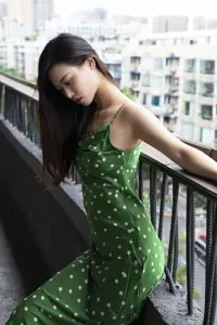 Chenaling CL: Urban Elegance in YiTuYu Vol.8814 – A Captivating Art Language Collection-9