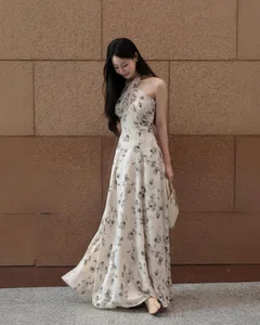 Effortless Elegance in Floral Halter Dress-8