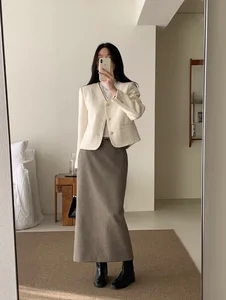 4 Simple Ways to Elevate Your Festive Wardrobe and Upgrade Your Holiday Outfits Without Buying New Clothes-5