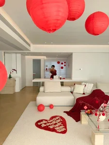 Modern Minimalist 135sqm Apartment Decor: Elegant Lunar New Year Styling with Traditional Red Accents and Open Space Design-2