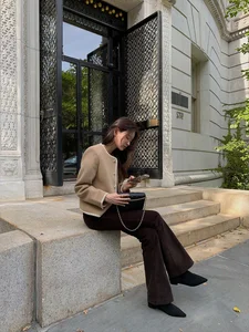 Elevate Your Everyday Look: 4 Essential Trousers for a Chic Spring Wardrobe-4