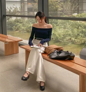 Elevate Your Everyday Look: 4 Essential Trousers for a Chic Spring Wardrobe-0