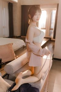 Xueqing Astra: Elegant Commuter OL Style with Sheer Stockings - Anime Blogger Fashion by Tukuku t20-19