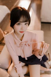 Xueqing Astra: Elegant Commuter OL Style with Sheer Stockings - Anime Blogger Fashion by Tukuku t20-1