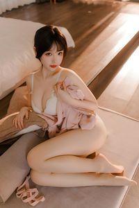 Xueqing Astra: Elegant Commuter OL Style with Sheer Stockings - Anime Blogger Fashion by Tukuku t20-27