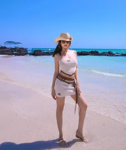 Huyen Baby radiates elegance in chic beachwear with a stunning summer vibe-2