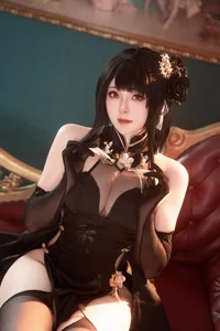 Classic Allure: Coser Natsuko in Azur Lane-4