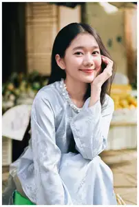 VGU No.193 Discover Youthful Charm: Radiant Smile of a Girl Amidst Fresh Fruit Market | 1000024596-5