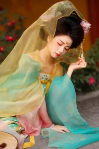 YiTuYu Art Language Vol.9276: Stunning Portrait Photography Featuring Xiao Du Tong Xue – 52 High-Resolution Artistic Images for Creative Inspiration-16