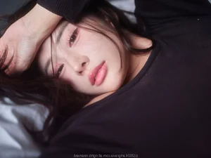 Dreamy Moments with YeonYu: An Ethereal Visual Journey-2