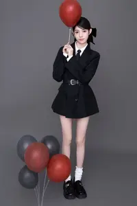 YiTuYu Art Language Vol.8708: Bai Le Hai Xiang Bai's Chic Elegance – Modern Feminine Style That Captivates-9