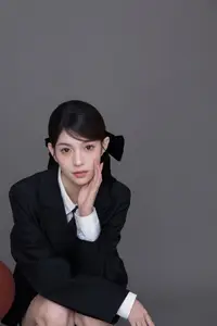 YiTuYu Art Language Vol.8708: Bai Le Hai Xiang Bai's Chic Elegance – Modern Feminine Style That Captivates-3