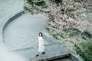 Long Xing Er: Graceful Cherry Blossom Muse – YiTuYu Vol.8741 Poetic Portrait-18