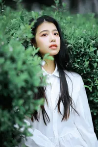 Long Xing Er: Graceful Cherry Blossom Muse – YiTuYu Vol.8741 Poetic Portrait-5