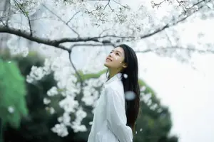 Long Xing Er: Graceful Cherry Blossom Muse – YiTuYu Vol.8741 Poetic Portrait-13