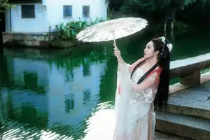Bảo Trâm Idol Transforms into a 'Fairy Goddess' in Ancient Chinese Town: Ethereal Beauty Captivates All.-9