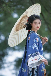 Timeless Elegance: Xin Xin in YiTuYu Art Language Vol.8883-19