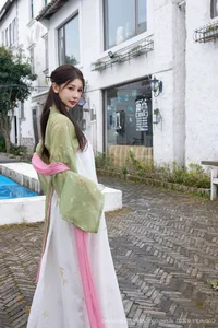 Ethereal Elegance: Capturing the Timeless Grace of Yin Tian Tian Sunny in Shanghai-24