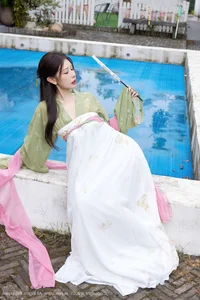 Ethereal Elegance: Capturing the Timeless Grace of Yin Tian Tian Sunny in Shanghai-13