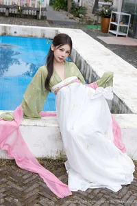 Ethereal Elegance: Capturing the Timeless Grace of Yin Tian Tian Sunny in Shanghai-3