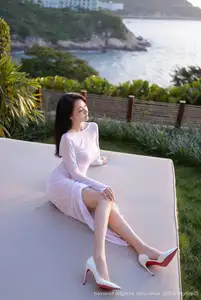 An Ran's Elegant White Dress XiuRen No.10747 Captivating Serenity in Natural Light.-35