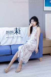BoBoSocks Chinese Model No536: Elegant Style with Dress and High Heels-0