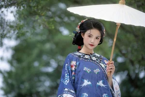 Timeless Elegance: Xin Xin in YiTuYu Art Language Vol.8883-34