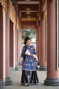 Timeless Elegance: Xin Xin in YiTuYu Art Language Vol.8883-29