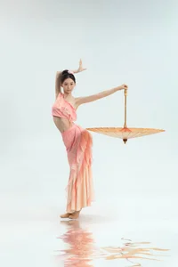 Elegant Portrait Photography Featuring Xiao Tao Er Jiang in YiTuYu Art Language Vol.9388: A Study in Movement and Graceful Fashion Aesthetics-5