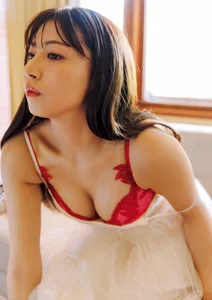 Captivating Portraits of Yuki Arai: A First Look at Her Debut Photobook "Muteki no Sugao" Part01 – Elegant Japanese Idol Aesthetic.-7