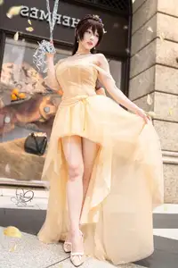 Coser Hane Ame Shines in Her 2025 Birthday Dress Captivating Elegance and Alluring Charm!-0