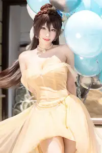 Coser Hane Ame Shines in Her 2025 Birthday Dress Captivating Elegance and Alluring Charm!-12