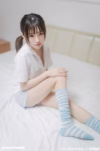 MTYH Vol.216: Kitaro Ketaro Charming Schoolgirl Style with Elegant Blue Striped Socks-3