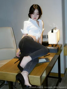 Modern Elegance with Zhi Zhi in XiuRen No.10785: A Chic Office Vibe-23