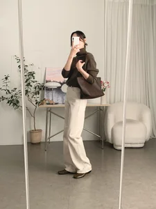 Effortless White Jeans Outfit Ideas: How to Style White Denim for a Youthful and Feminine Look in 2026-8