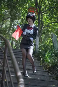 Discover Tsubaki Guide Cosplay by Shi Liang Yu: Charming Elegance Unleashed.-4