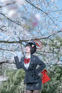 Discover Tsubaki Guide Cosplay by Shi Liang Yu: Charming Elegance Unleashed.-3