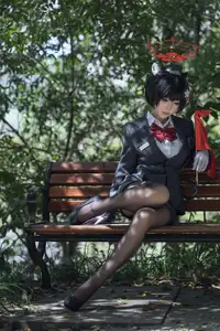 Discover Tsubaki Guide Cosplay by Shi Liang Yu: Charming Elegance Unleashed.-13