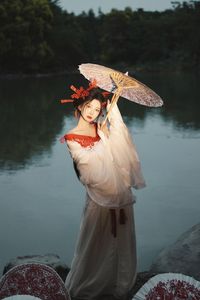 YiTuYu Vol.8303: Shi Mian Mian Bao Xie Captures Traditional Asian Elegance-25