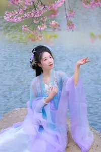 Hua Zhuang Shi Tian: Ethereal Beauty in Hanfu Amidst Cherry Blossoms, YiTuYu Vol.8837-20